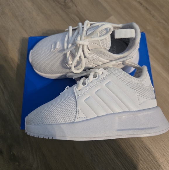 Toddler Adidas Sneakers - Picture 2 of 6